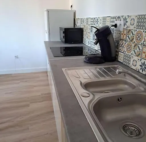 Budgetbnb Petit Duplex Centre Medieval * 히에레