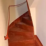 Budgetbnb Petit Duplex Centre Medieval *
