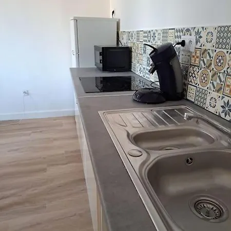 Budgetbnb Petit Duplex Centre Médiéval * Hyères