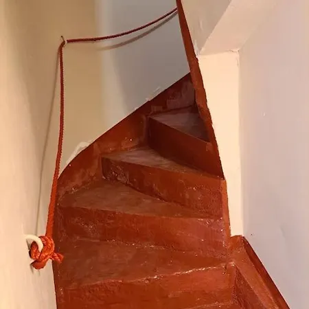 Budgetbnb Petit Duplex Centre Medieval *